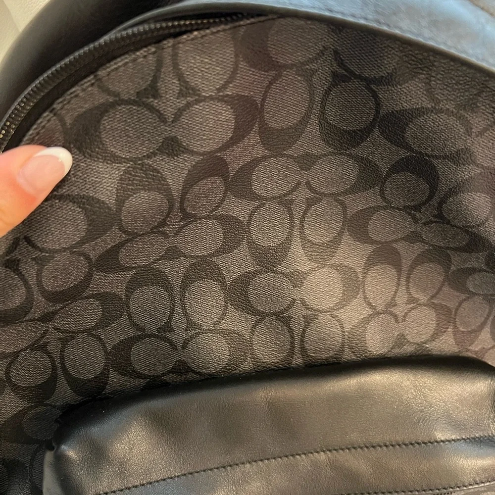Coach leather Backpack In Signature Canvas - Picture 4 of 12